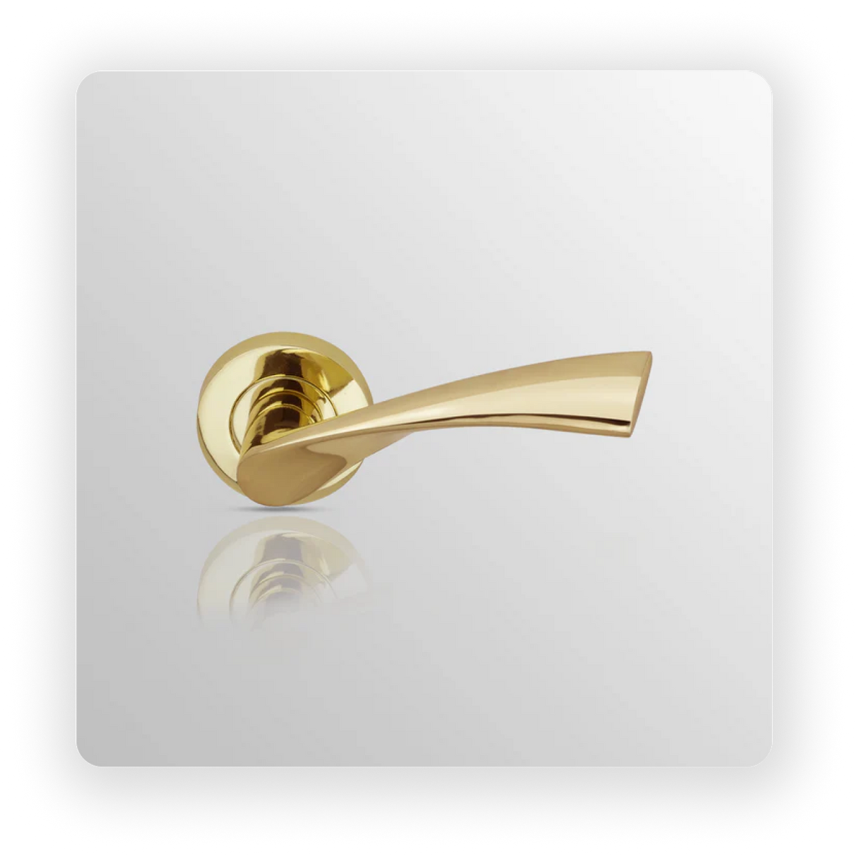 Door handle on round rose in Polish Brass finish